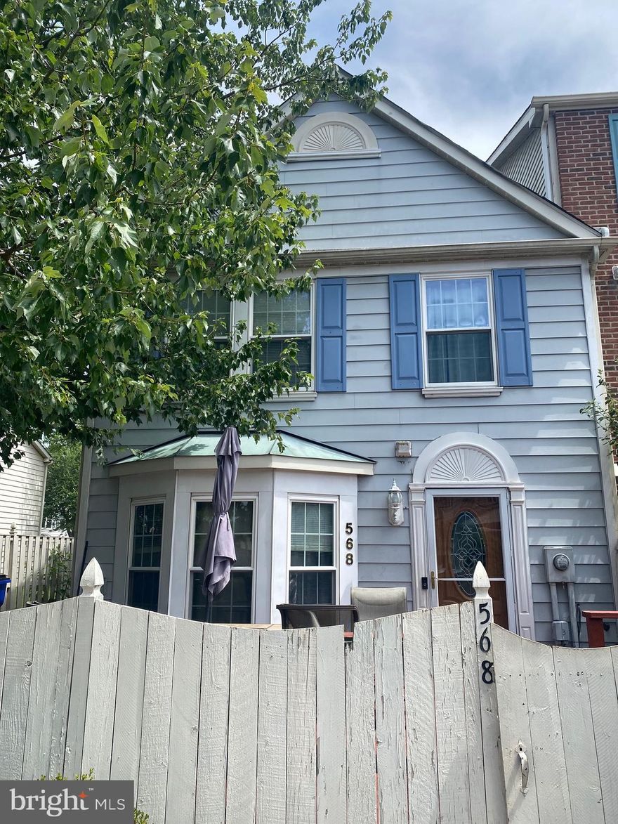 Calling all investors and buyers willing to pay cash for this end unit TH that has a fenced in yard, has three bedrooms, 1.5 bath in need of cosmetic improvements and a new roof. You must come and take a look before it is gone!  Close to all major roads, public transportation, shopping, parks and entertainment.