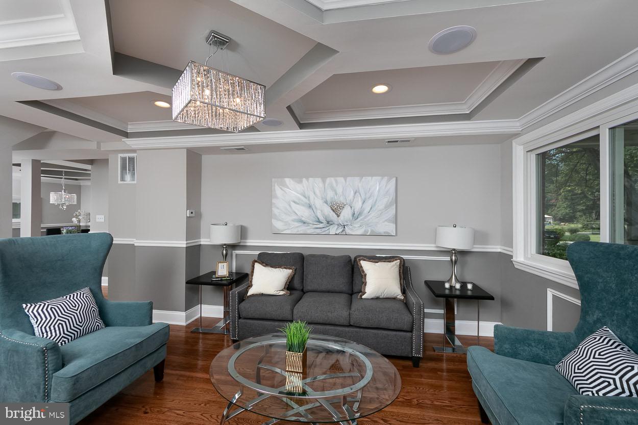 REISTERSTOWN PLAZA - Residential