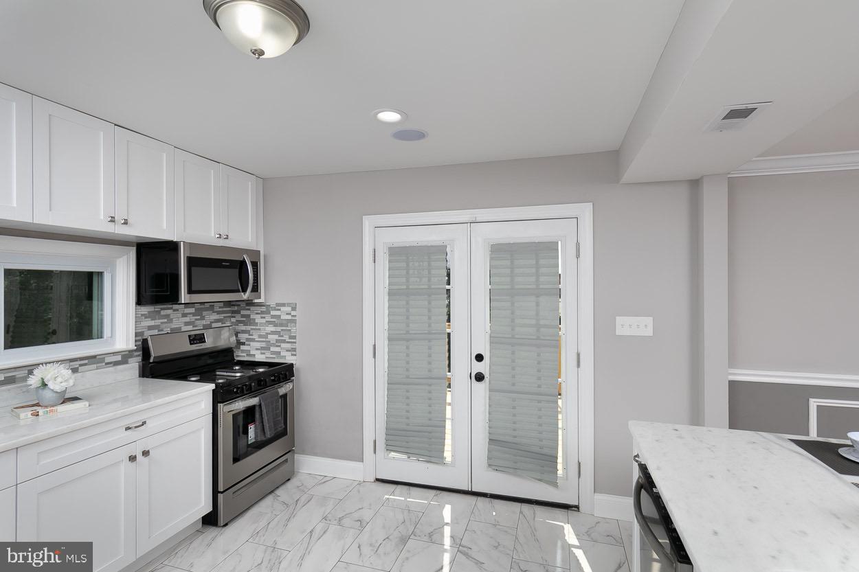 REISTERSTOWN PLAZA - Residential