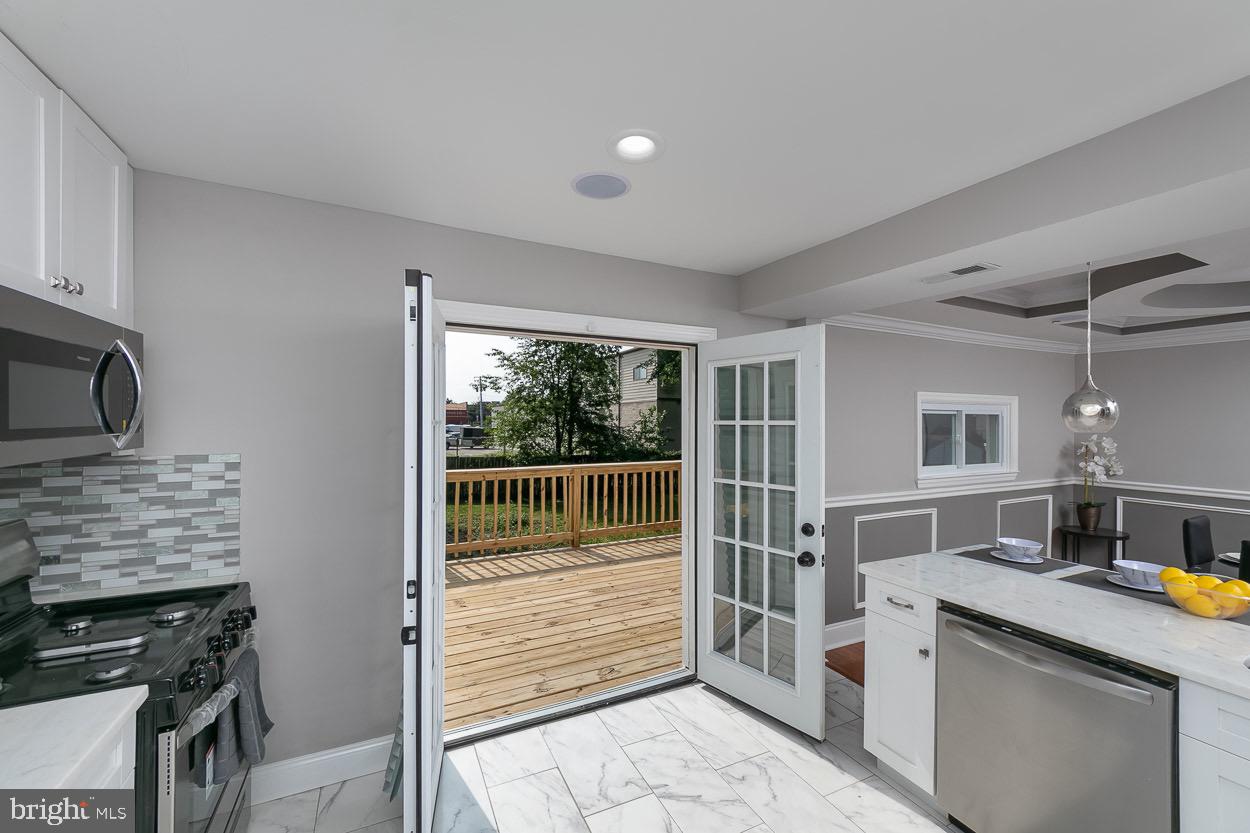 REISTERSTOWN PLAZA - Residential