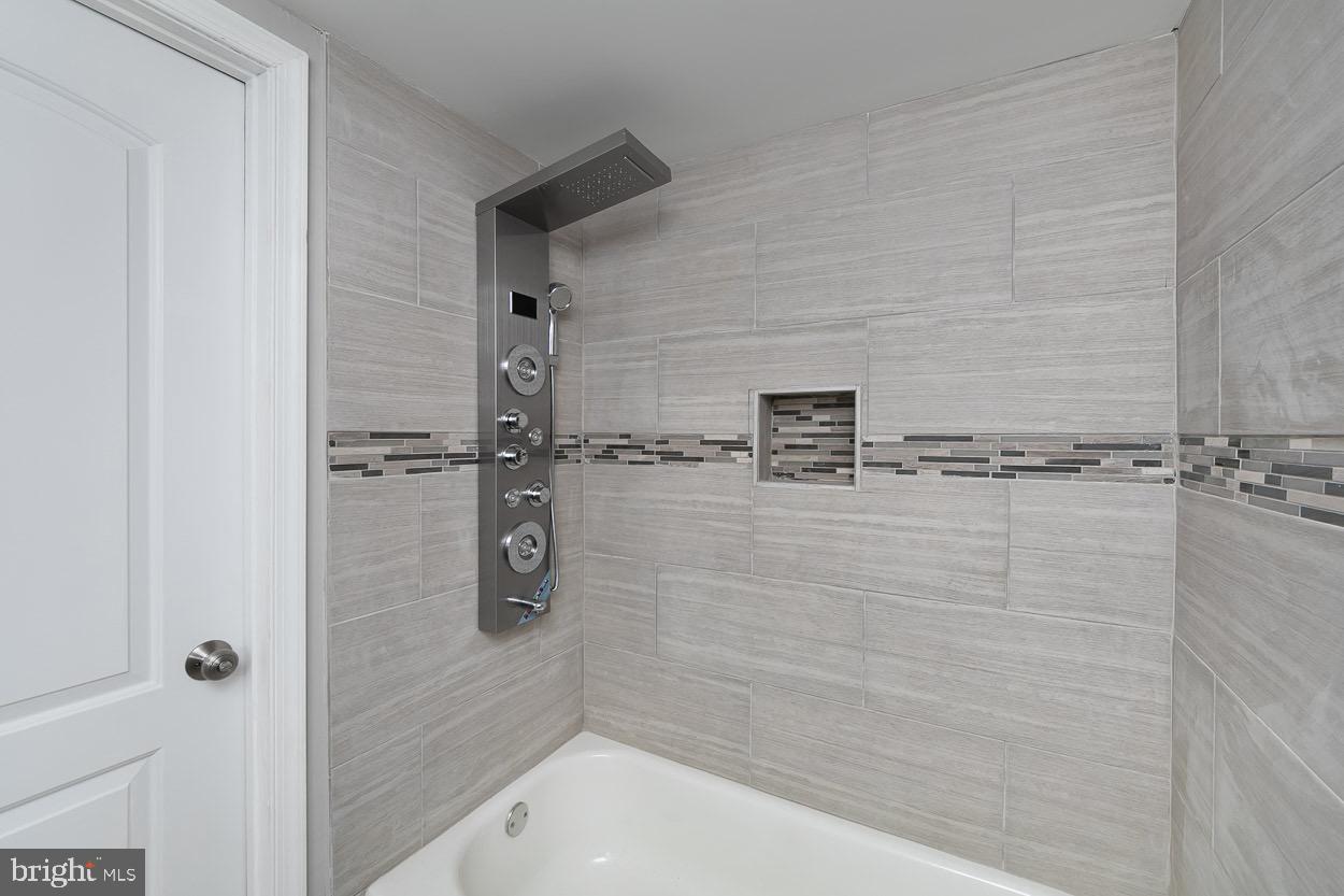 REISTERSTOWN PLAZA - Residential