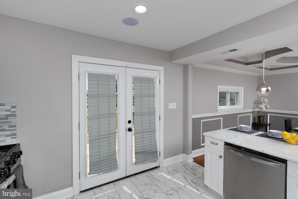 REISTERSTOWN PLAZA - Residential