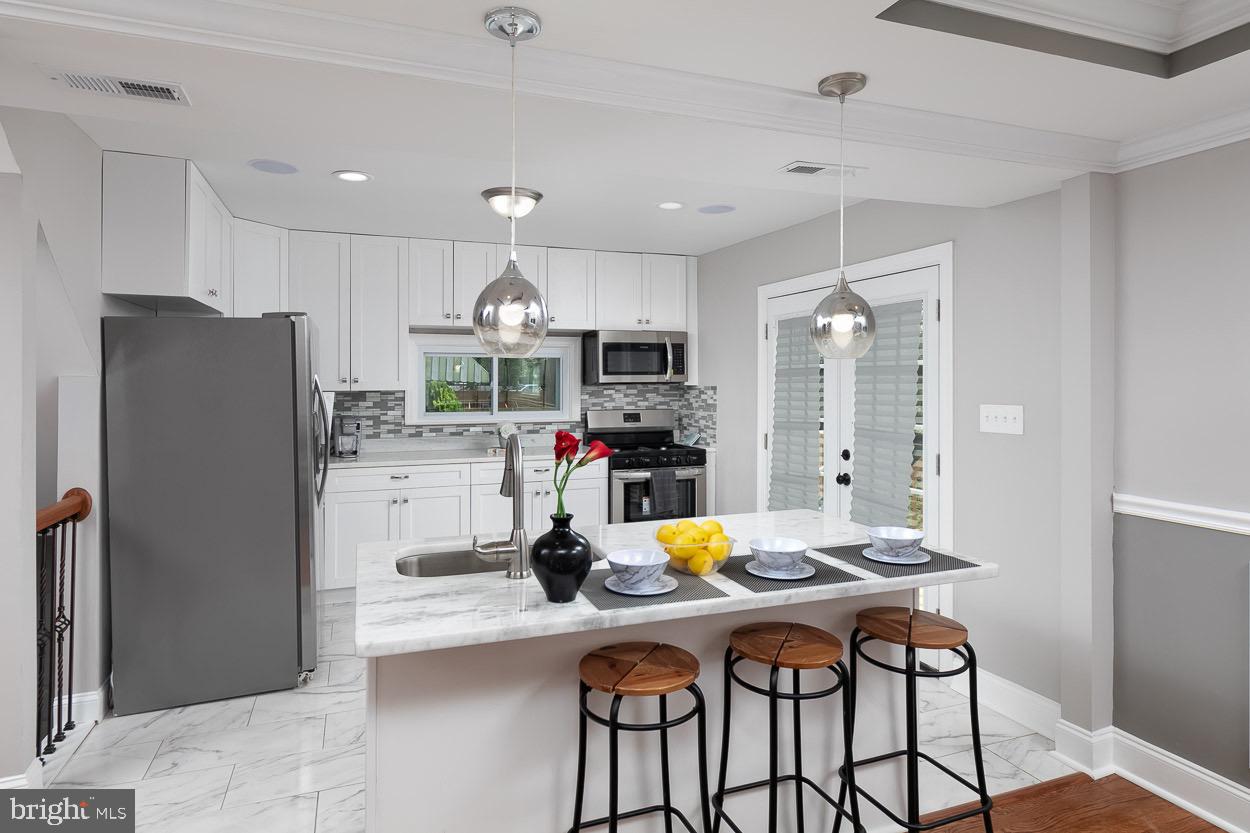 REISTERSTOWN PLAZA - Residential