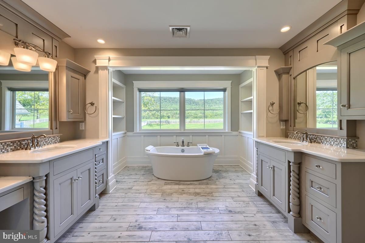 GLENDALE ESTATES - Residential