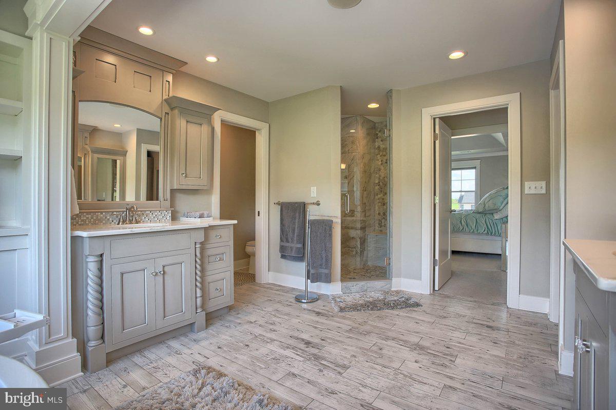 GLENDALE ESTATES - Residential