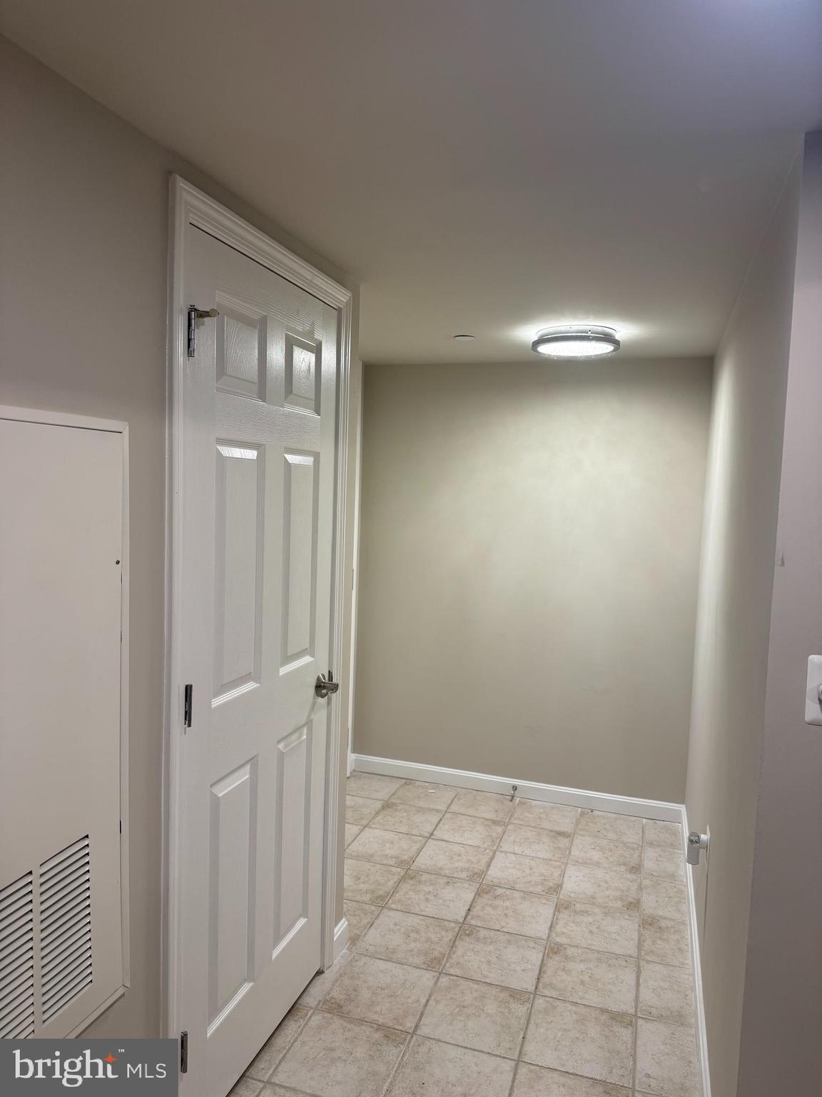 GALLERY AT WHITE FLINT - Residential Lease