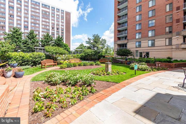 GALLERY AT WHITE FLINT - Residential Lease