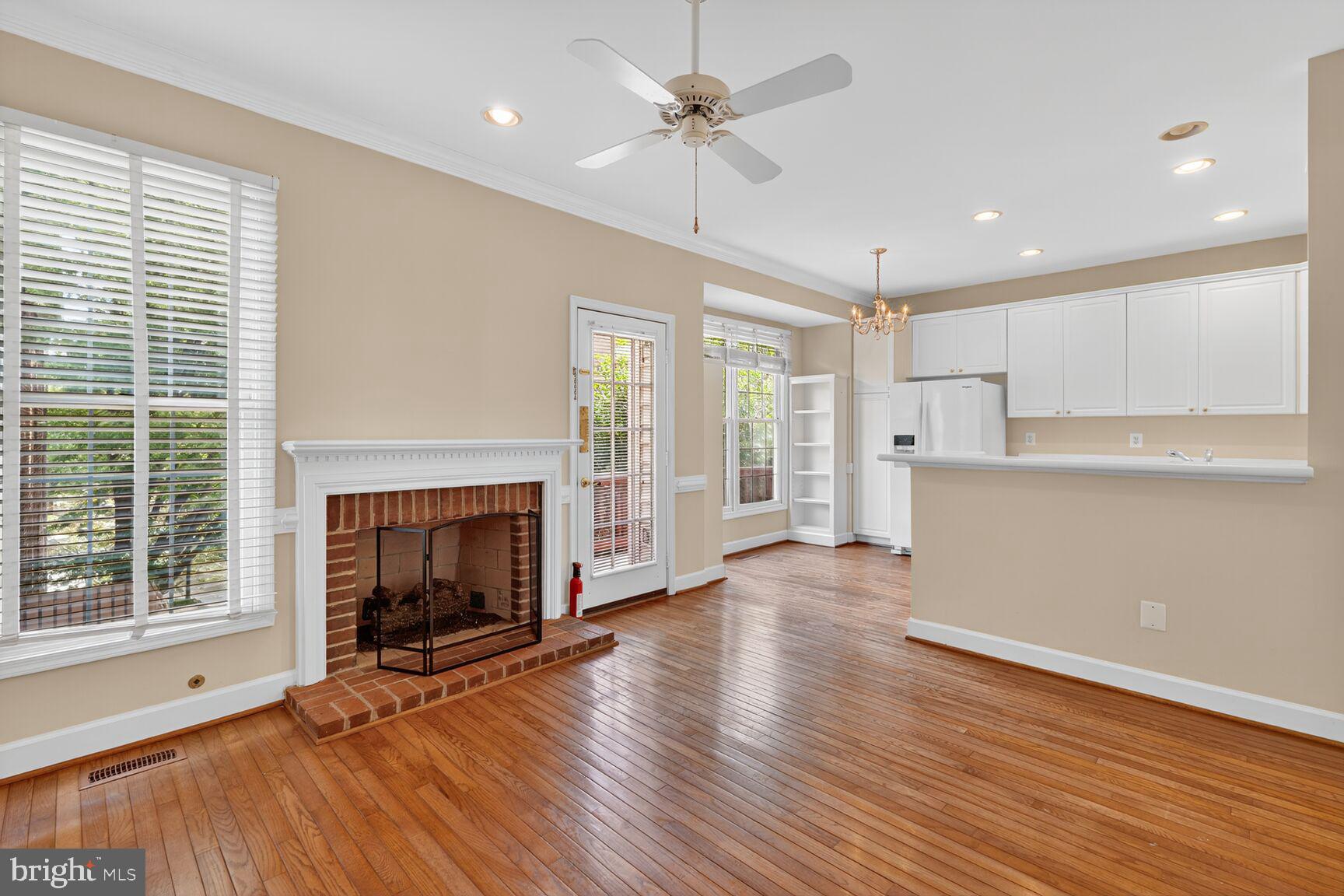 STONEGATE - Residential