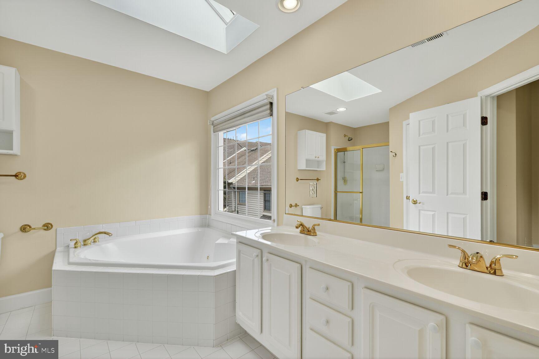 STONEGATE - Residential