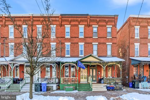 Townhouse For Sale - 346 E Union Street<br/> BURLINGTON, NJ 08016