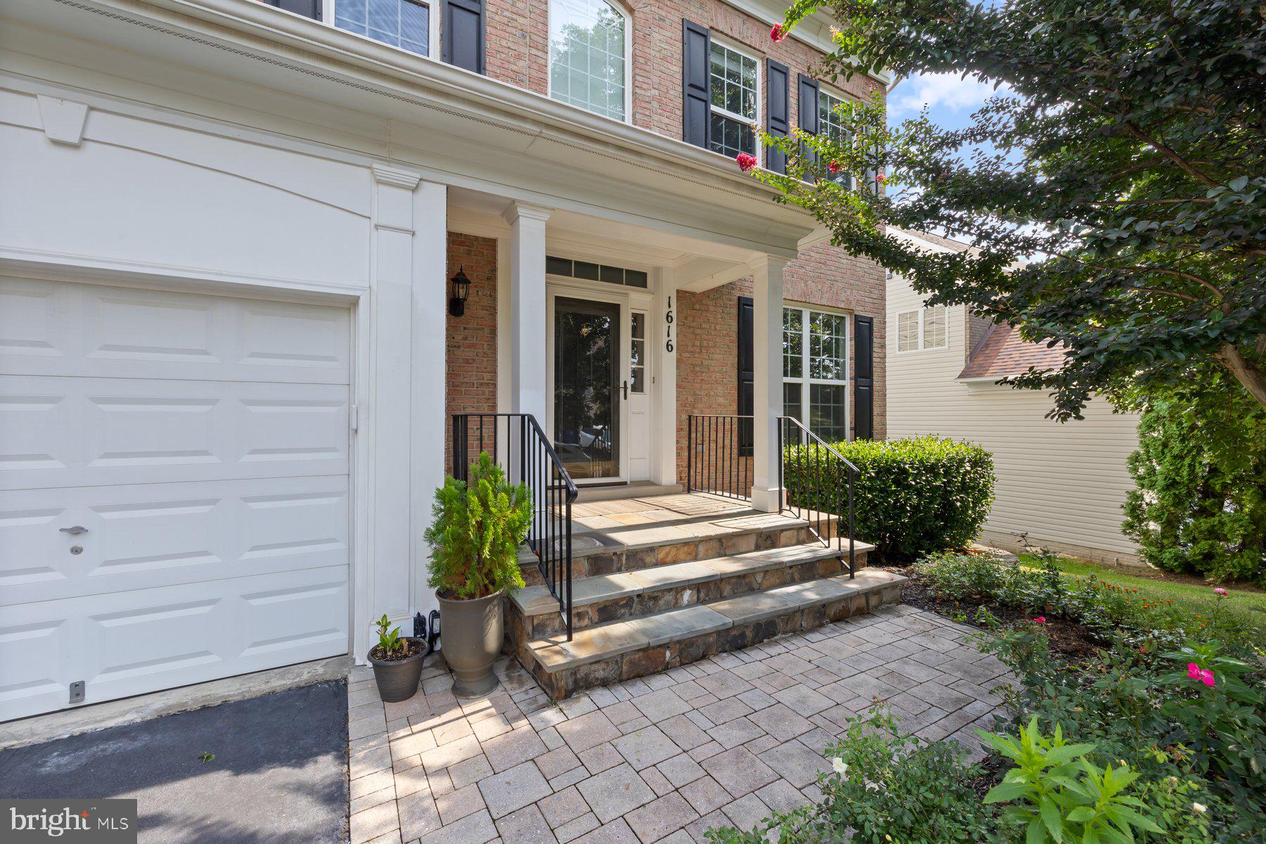 1616 CHICKASAW PLACE NE