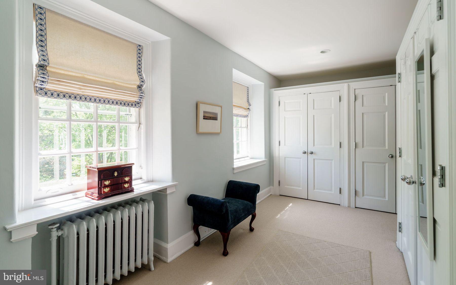 CHESTNUT HILL - Residential