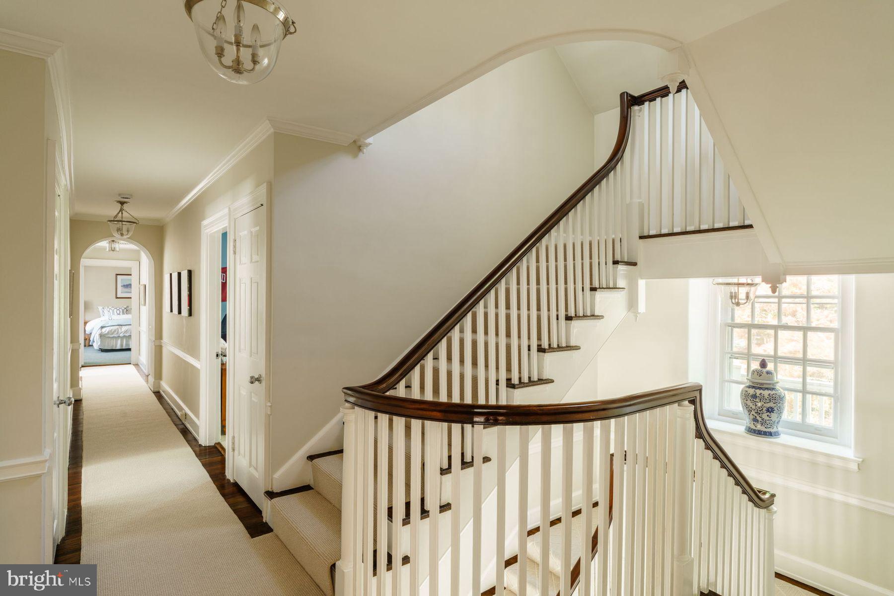 CHESTNUT HILL - Residential