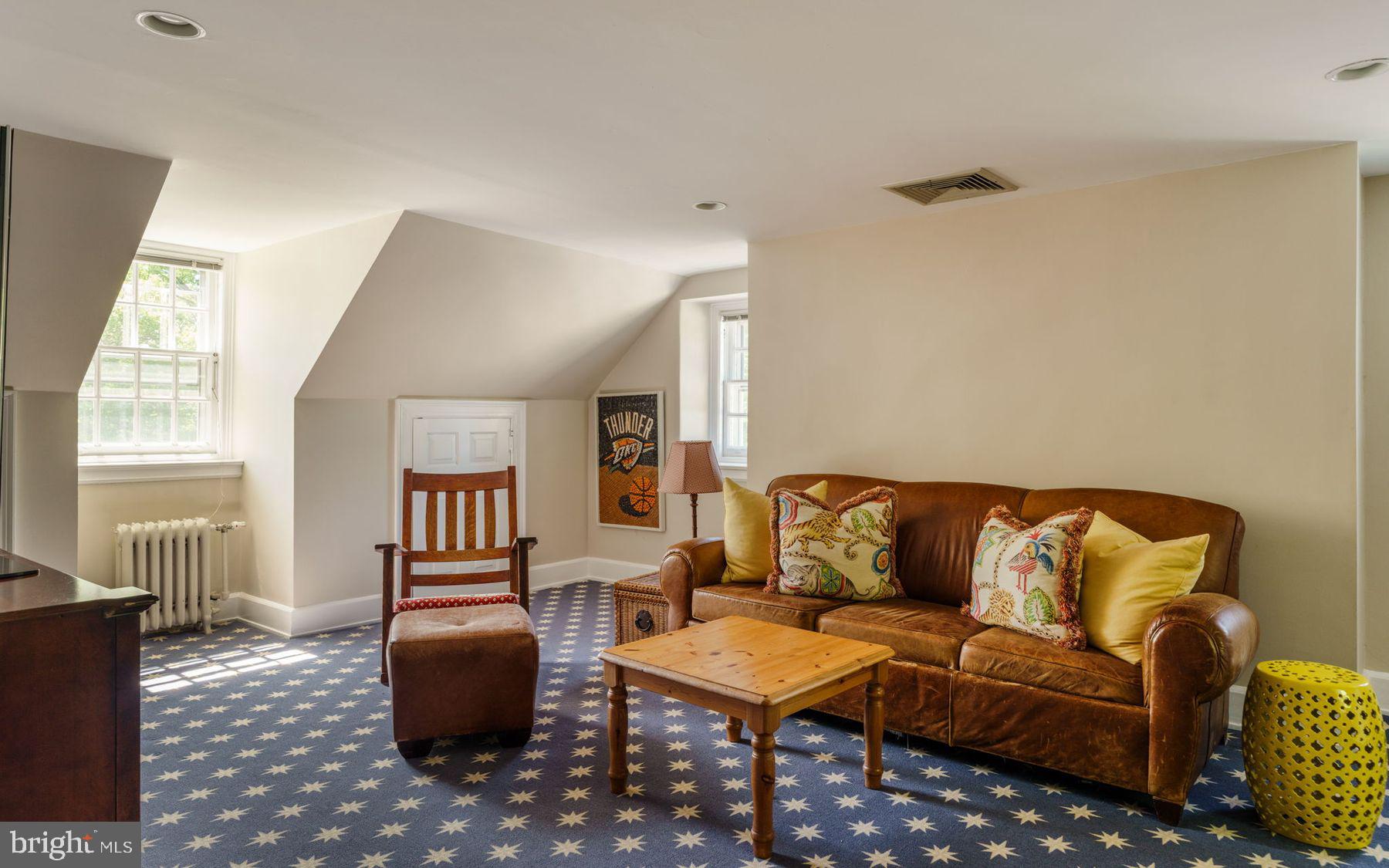 CHESTNUT HILL - Residential