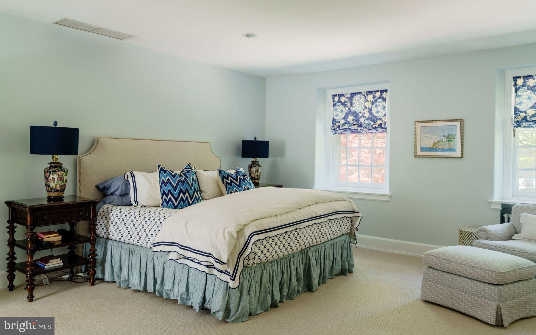 CHESTNUT HILL - Residential