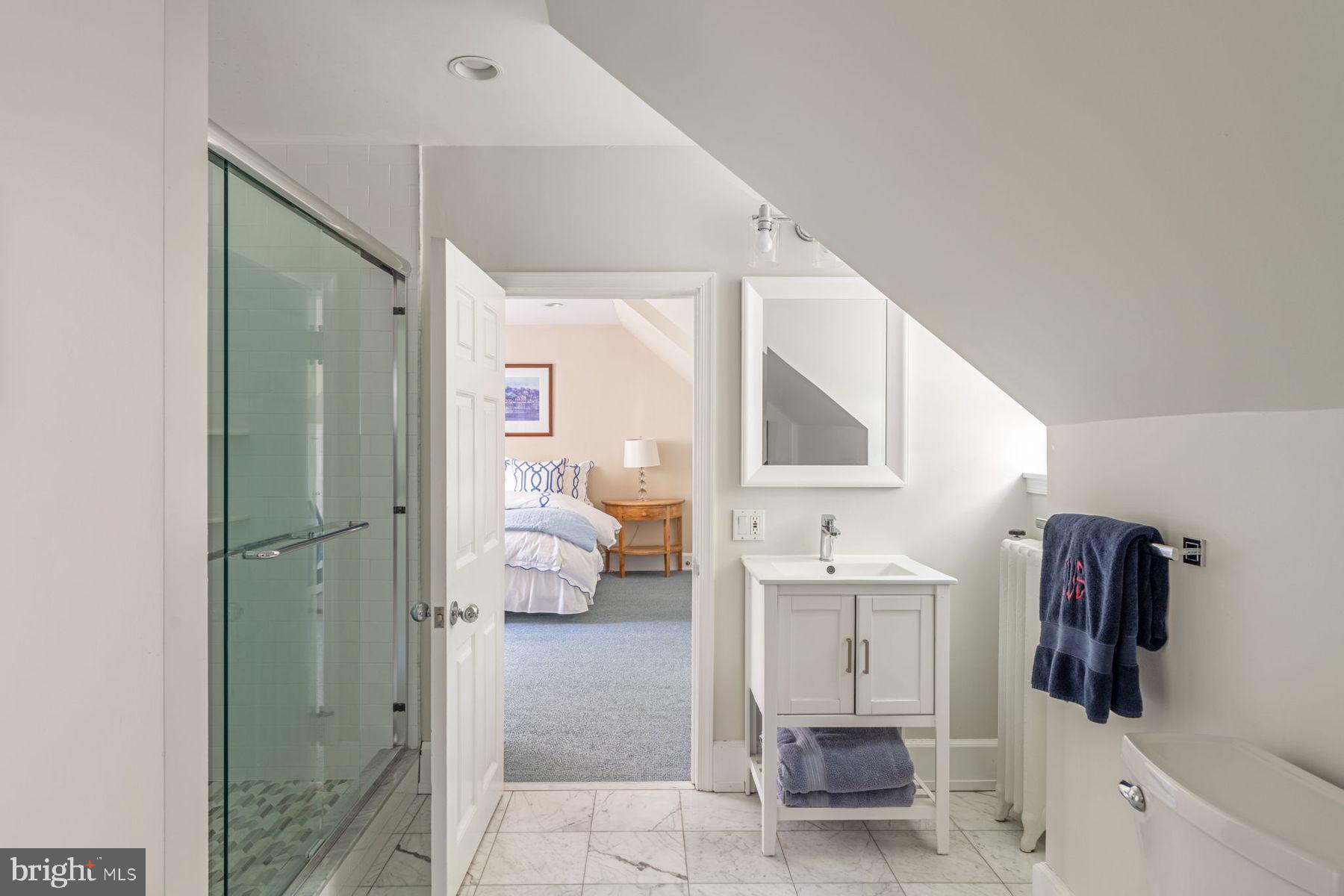 CHESTNUT HILL - Residential