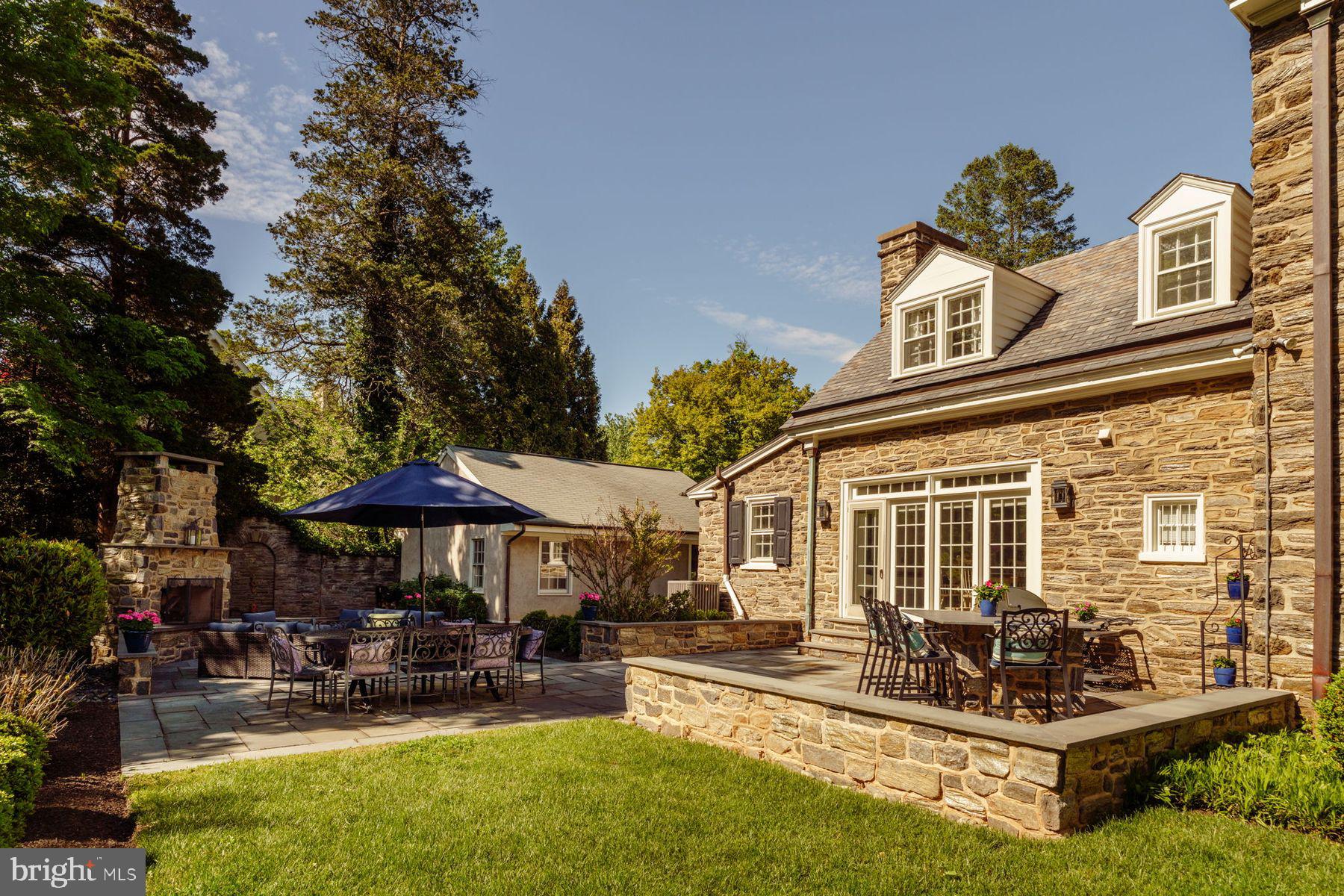 CHESTNUT HILL - Residential
