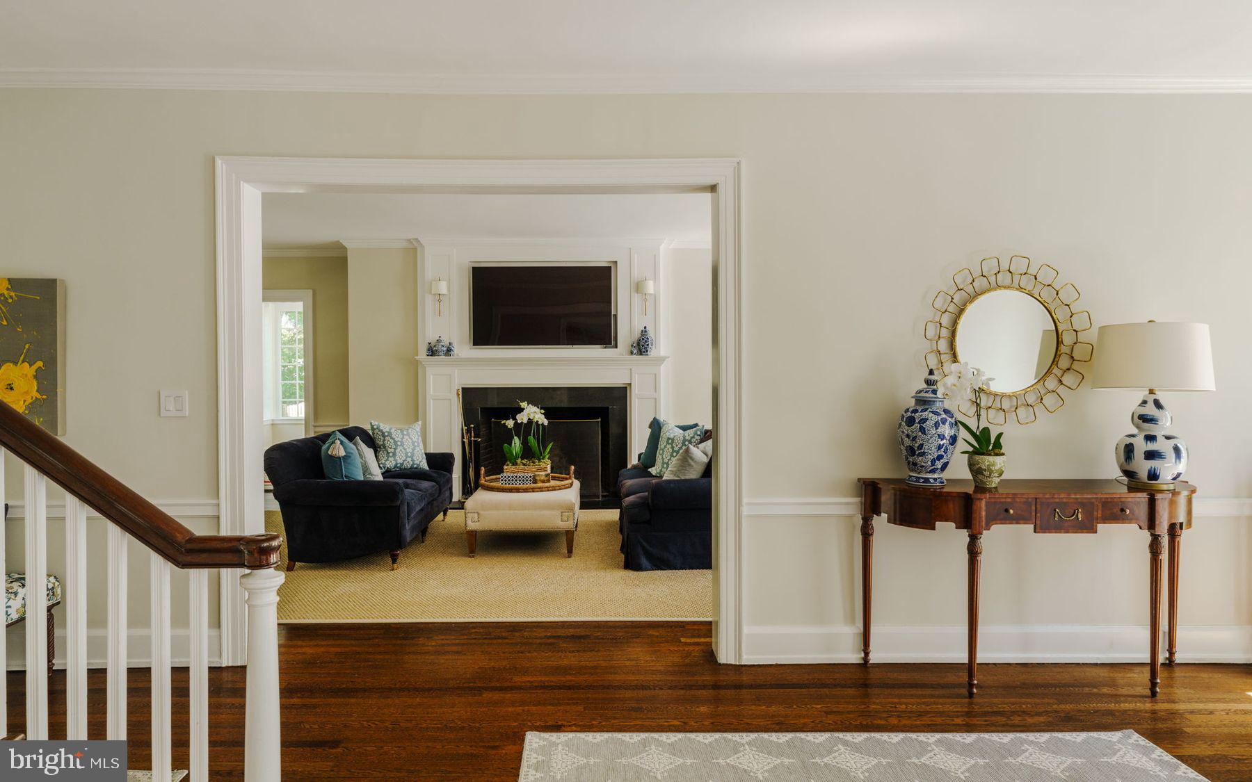 CHESTNUT HILL - Residential