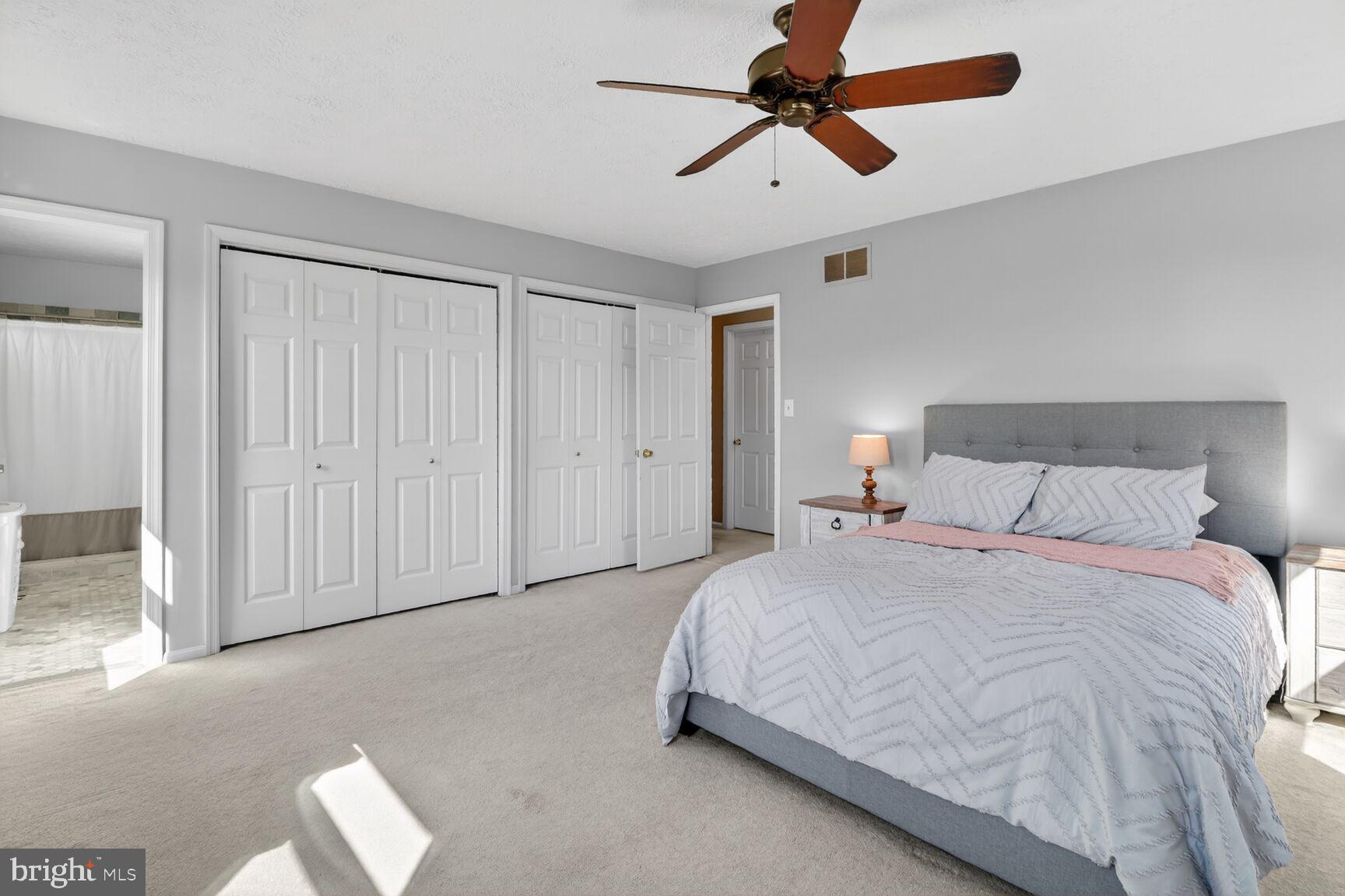 RIDGEFIELD - Residential