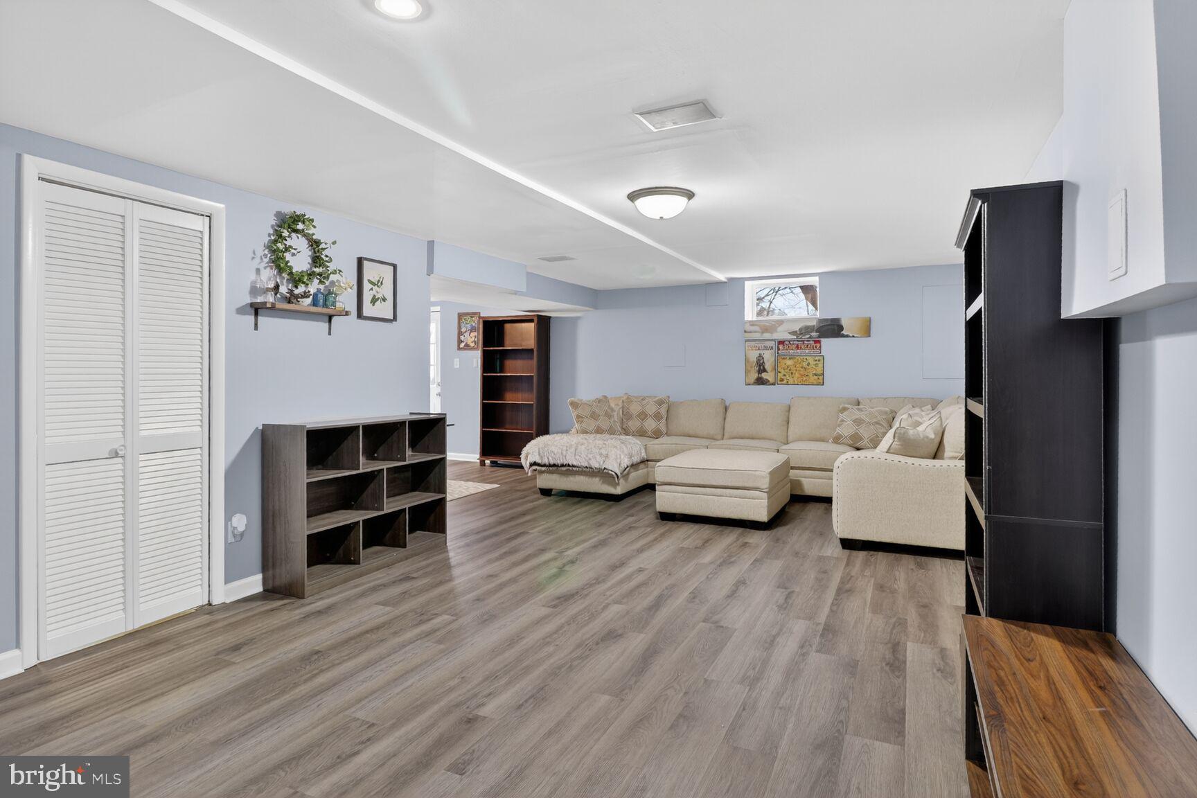 RIDGEFIELD - Residential