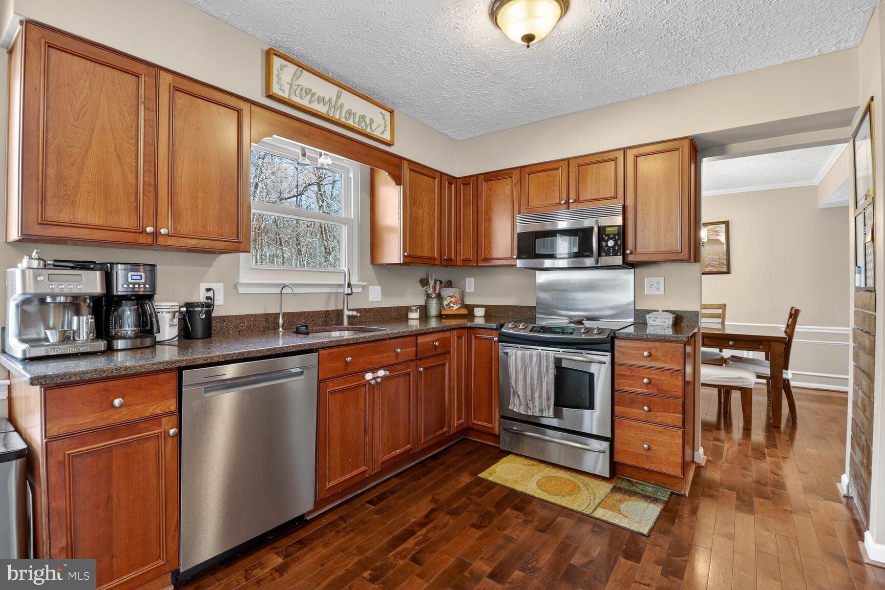 RIDGEFIELD - Residential