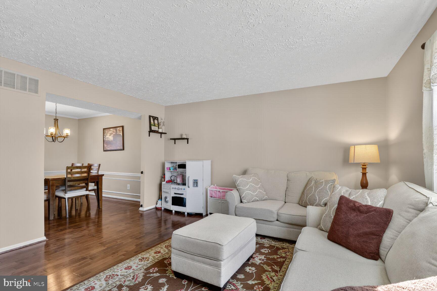 RIDGEFIELD - Residential