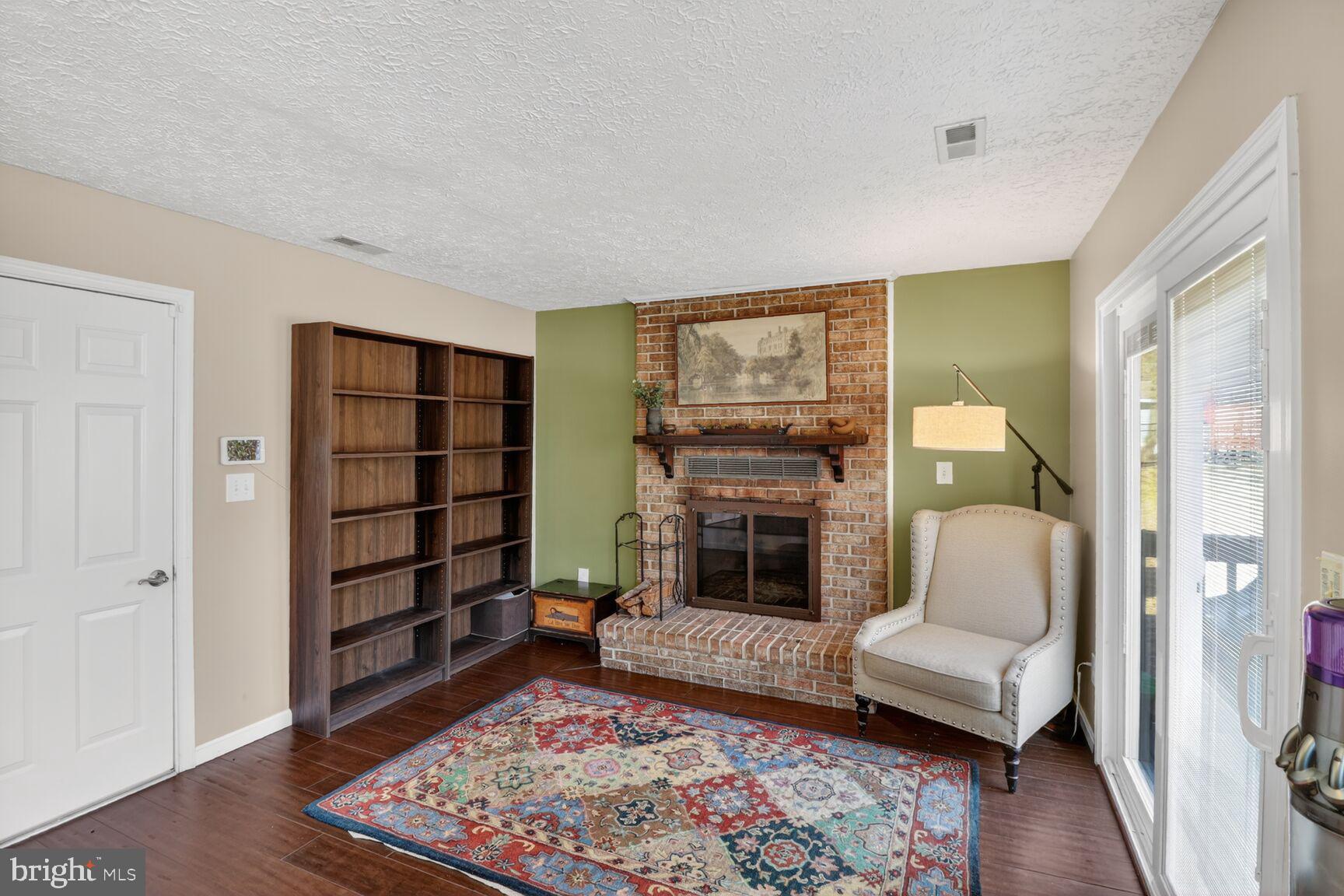 RIDGEFIELD - Residential