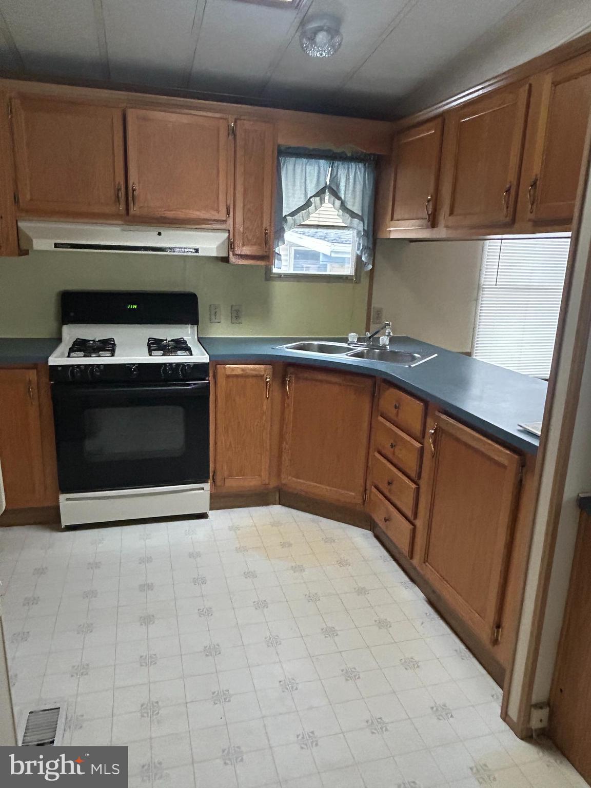 COUNTRYSIDE VILLAGE - Residential