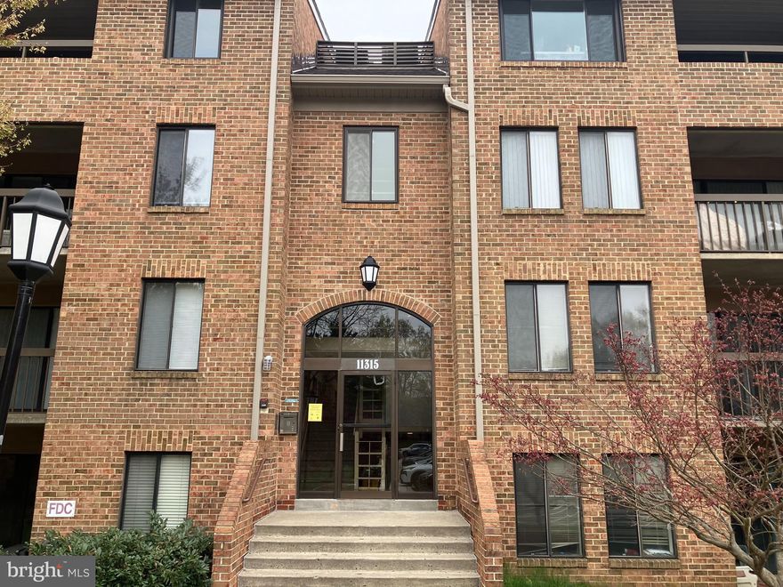 Prime Rockville Opportunity! Spacious Condo in Sought-After Georgetown Village
Rarely available 2-bedroom,1-bath condo in the heart of the desirable Georgetown Village community. Featuring 1,156 sq ft of living space, this unit offers a fantastic floor plan .  The formal dining room has been conveniently enclosed to create a dedicated den/office space, perfect for remote work or a cozy den. The expansive living room opens to a private balcony, offering a great spot to relax.
This home is in a prime location, just minutes from Pike & Rose, Whole Foods, and North Bethesda Metro, with easy access to I-270 and I-495. Georgetown Village offers incredible amenities, including a swimming pool, tennis courts,  EV charging spot and a community center.

Do not miss this chance to create your dream home in a premier location!  

Call co-listing agent Nasser Kuzbari for any additional information.