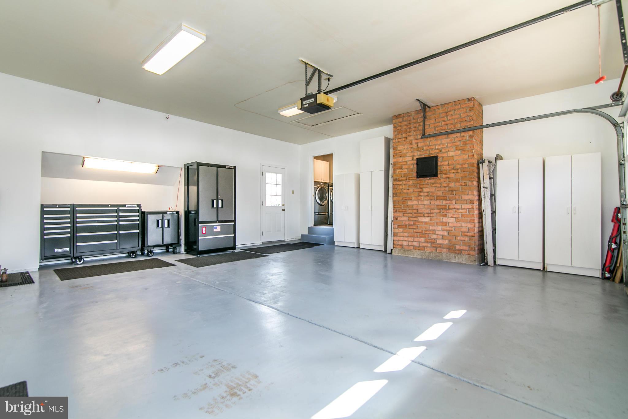 ROLLING VALLEY - Residential