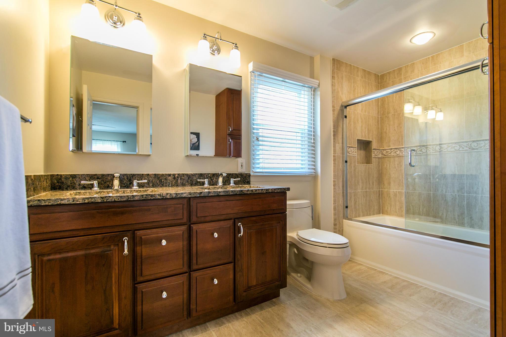 ROLLING VALLEY - Residential