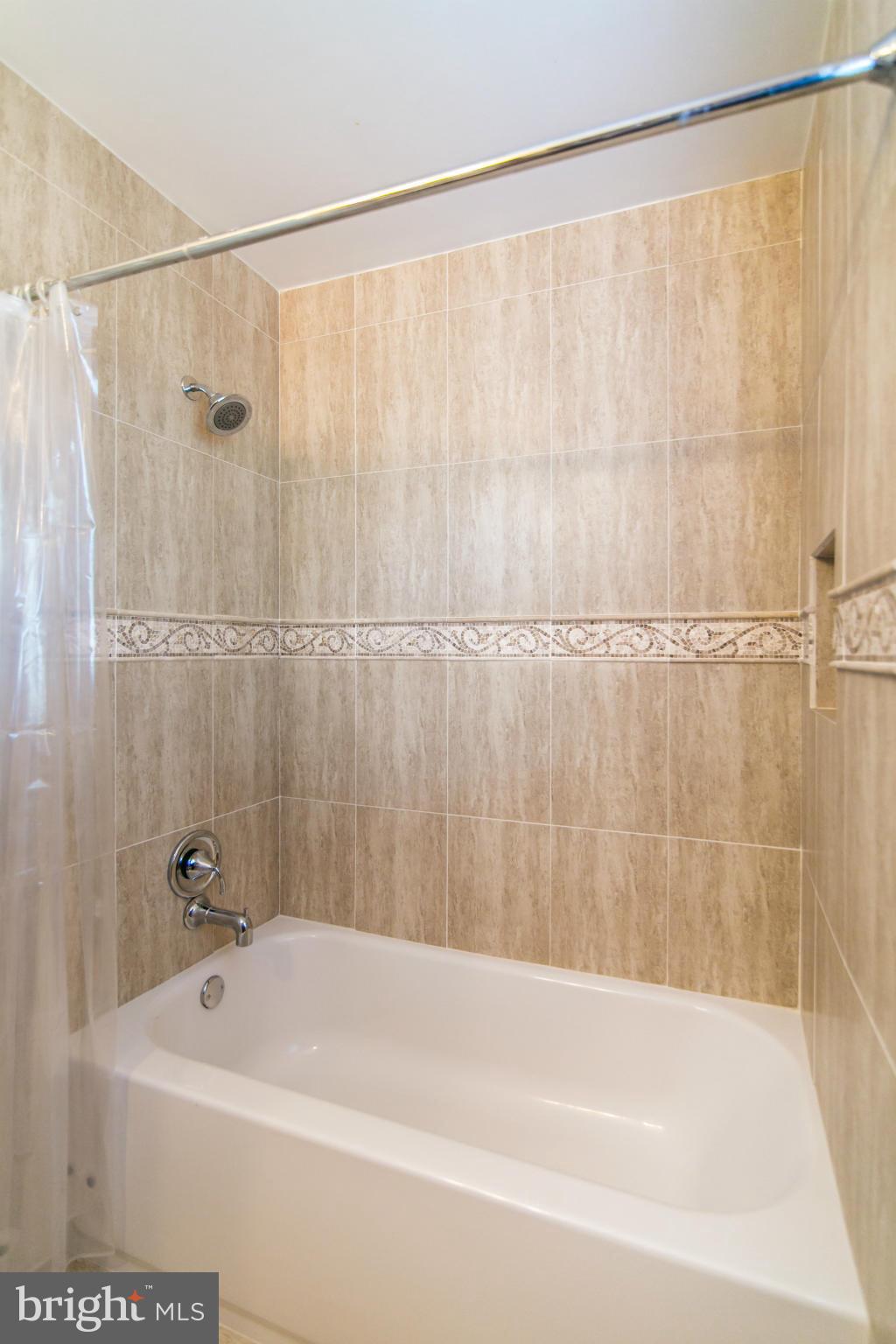 ROLLING VALLEY - Residential