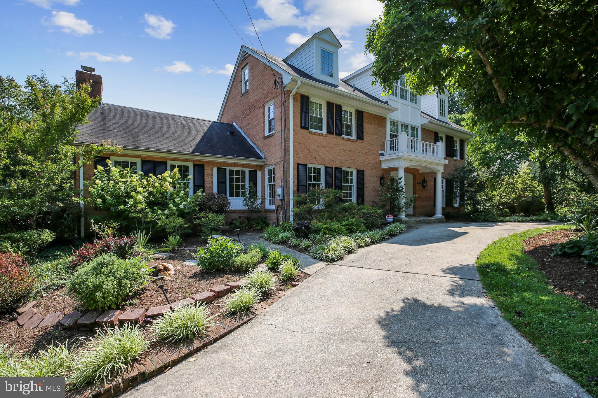 MANOR PARK - Residential