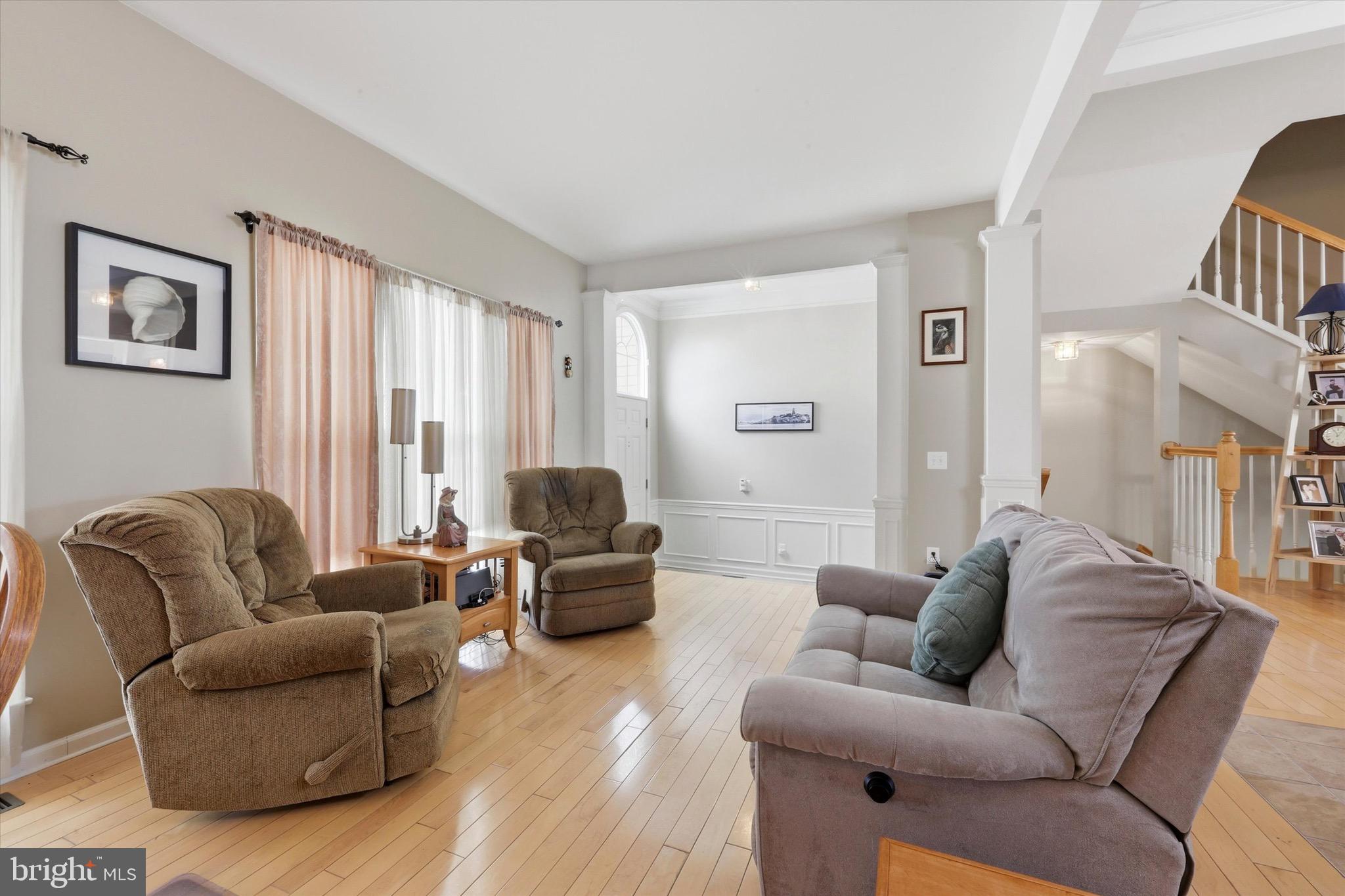 825 W BOXBOROUGH DRIVE