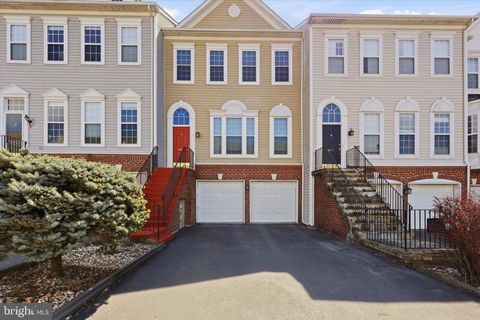 Townhouse For Sale - 825 W Boxborough Drive<br/> WILMINGTON, DE 19810