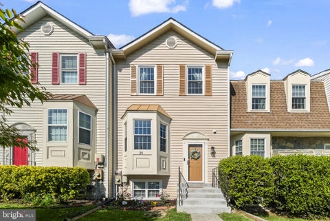 Townhouse For Sale - 25 Hunters Gate Court<br/> SILVER SPRING, MD 20904