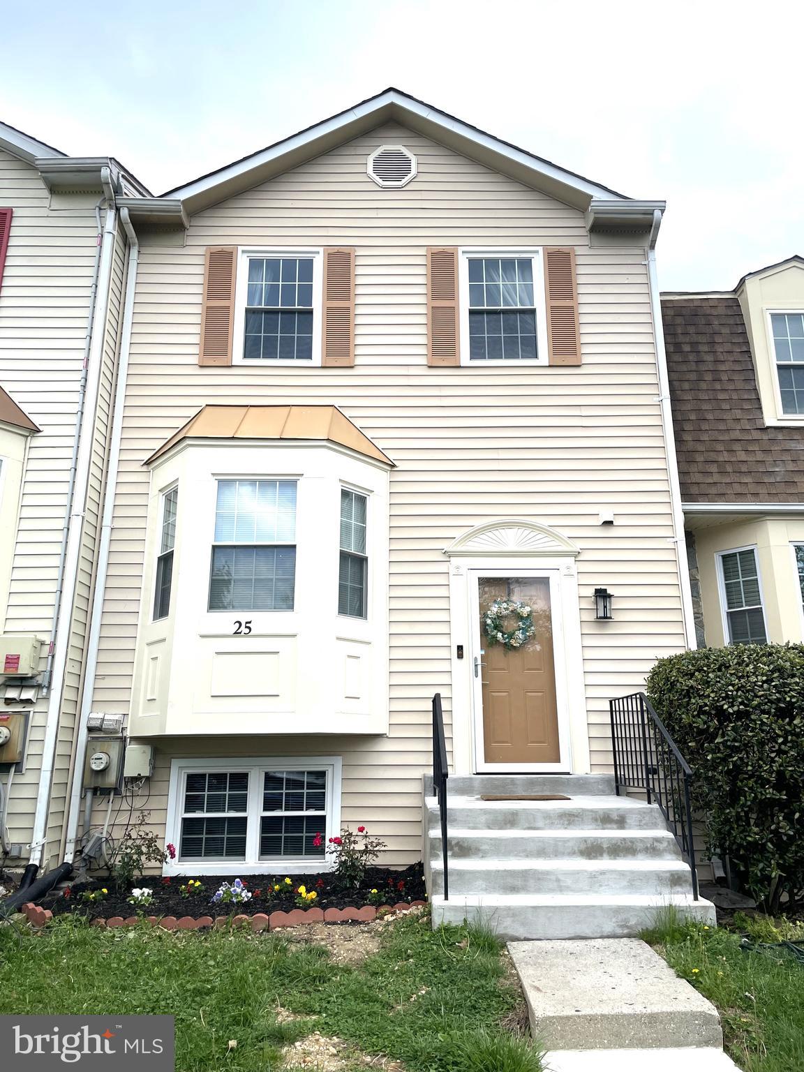 25 HUNTERS GATE COURT