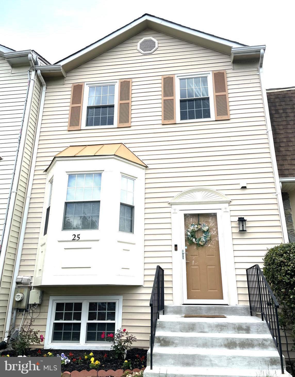 25 HUNTERS GATE COURT