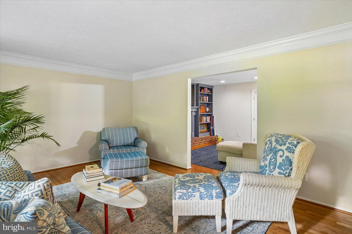 284 SOUTHLAND COURT