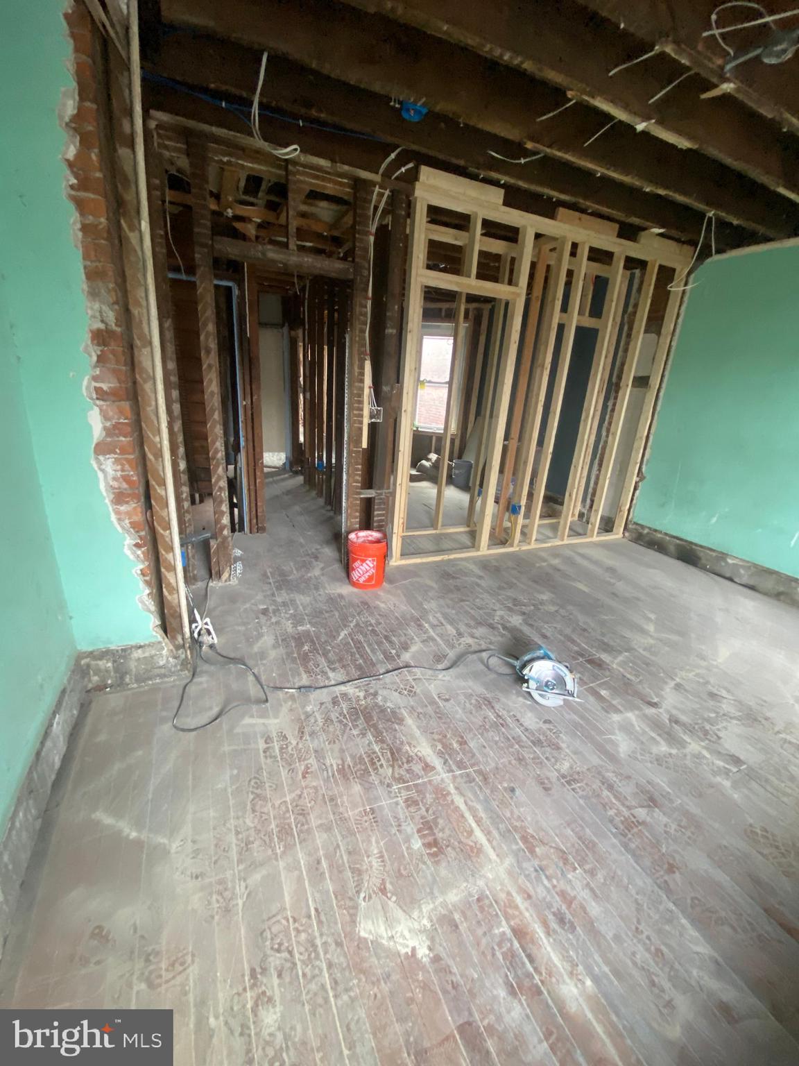 UNIVERSITY CITY - Residential