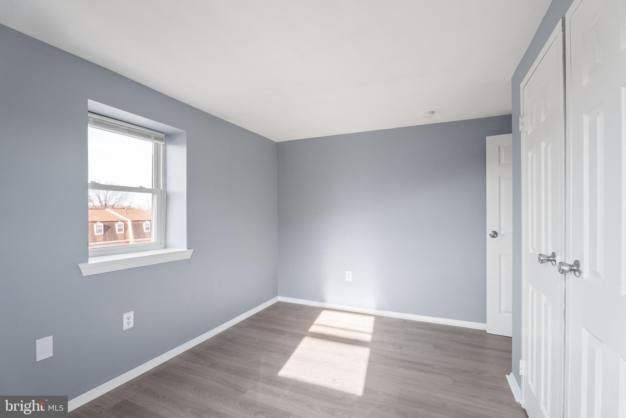 MIDDLE RIVER - Residential