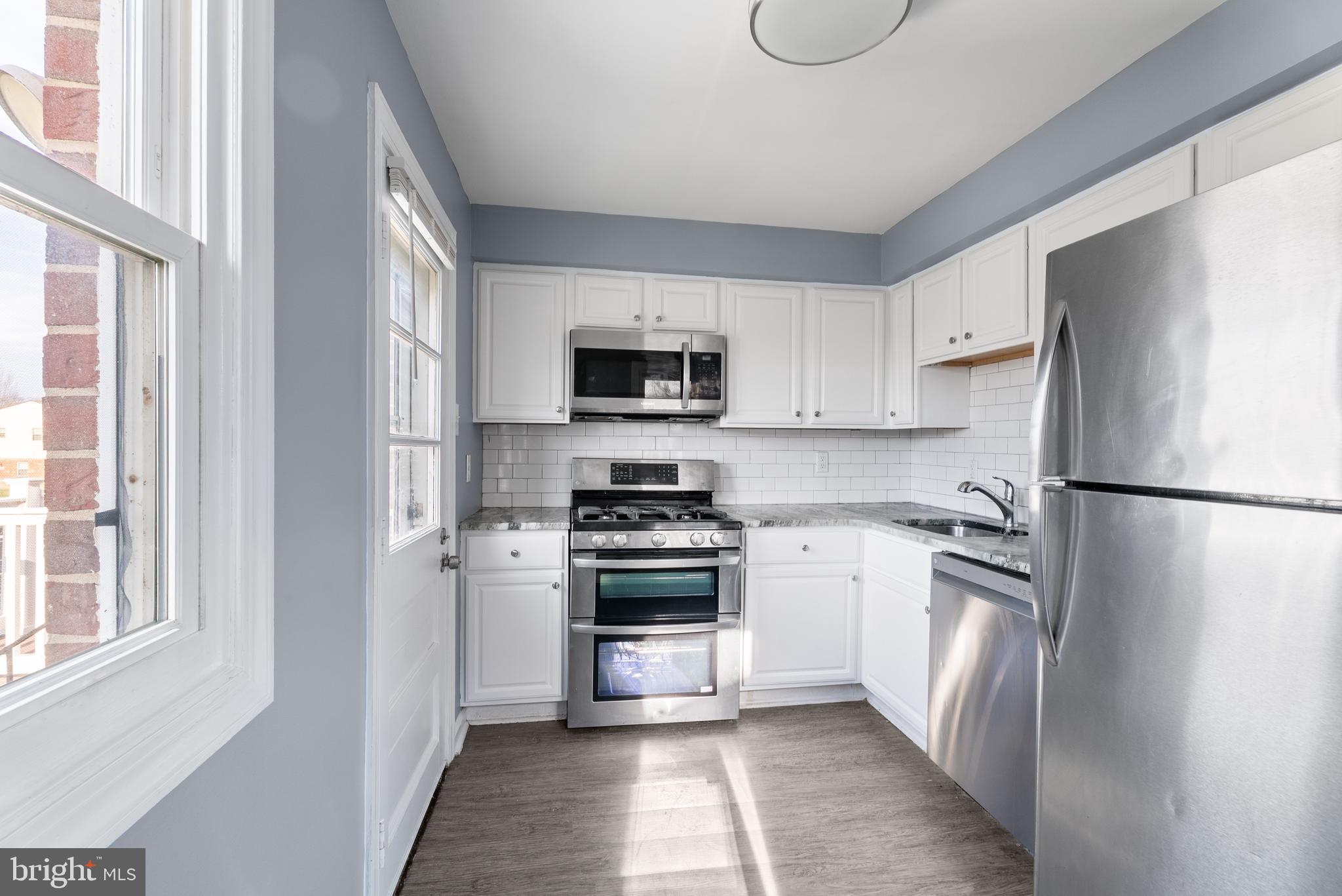 MIDDLE RIVER - Residential