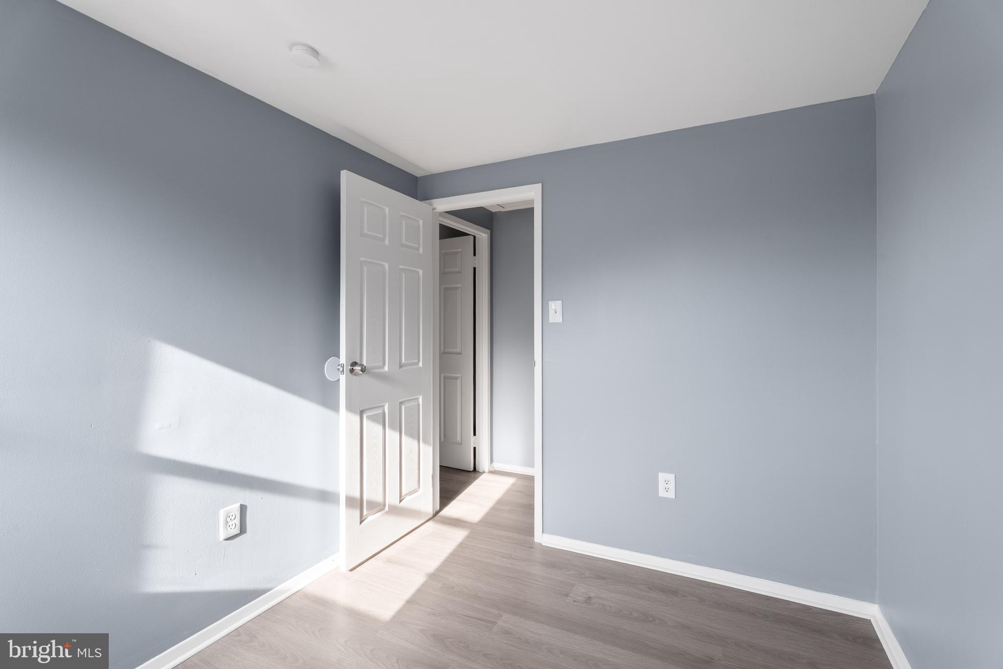 MIDDLE RIVER - Residential