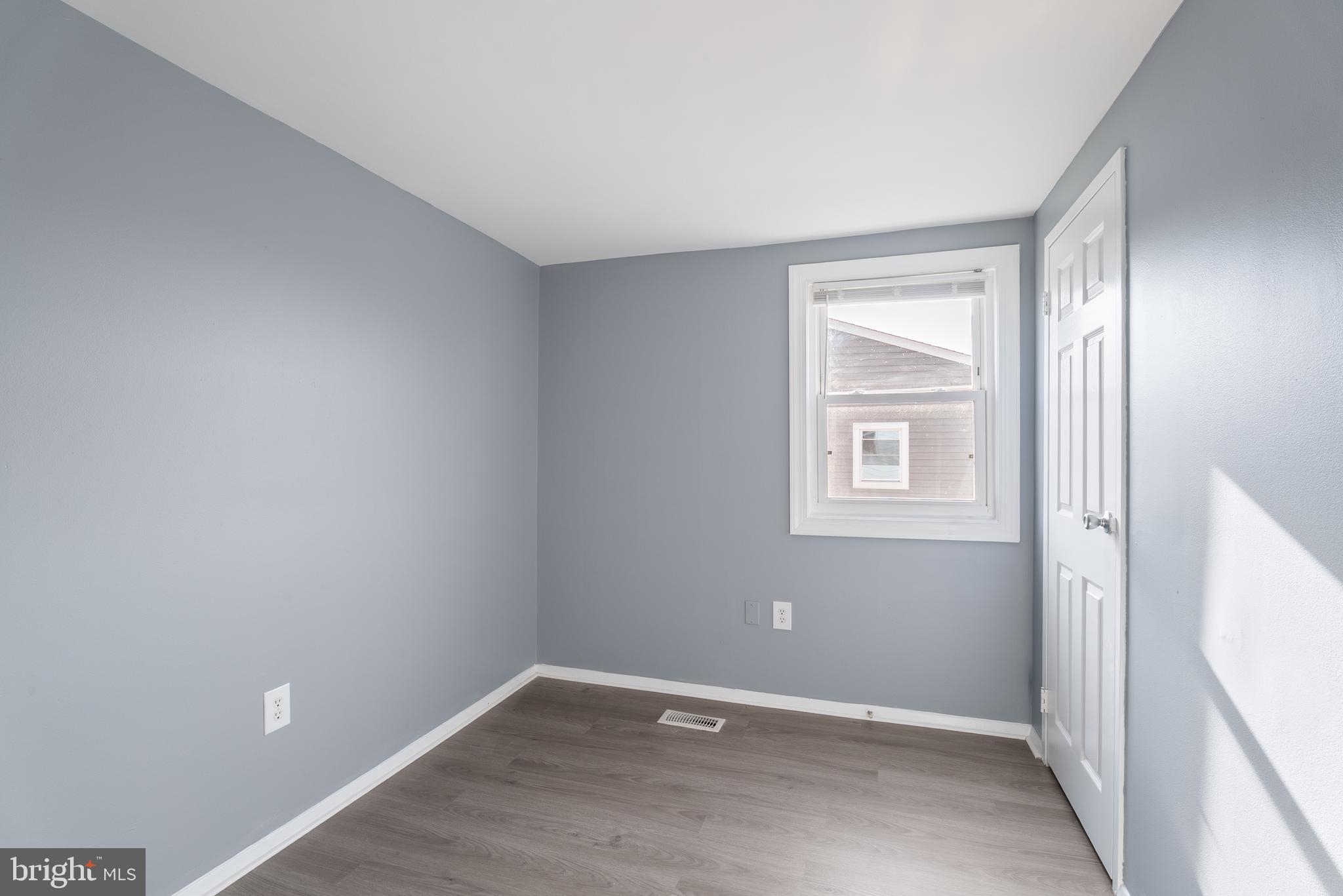 MIDDLE RIVER - Residential