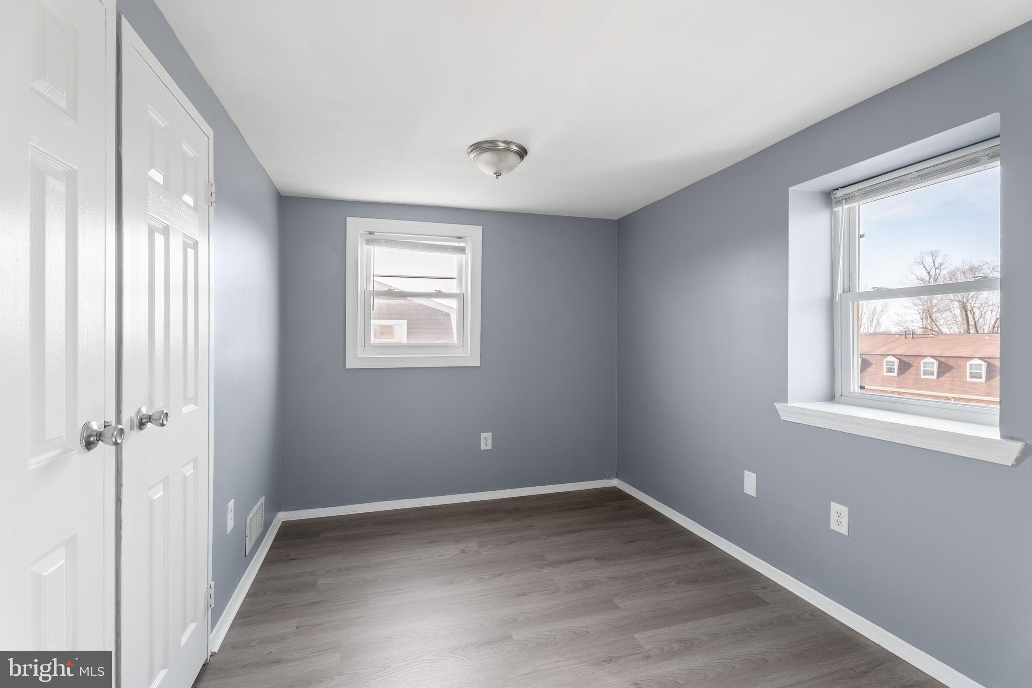 MIDDLE RIVER - Residential