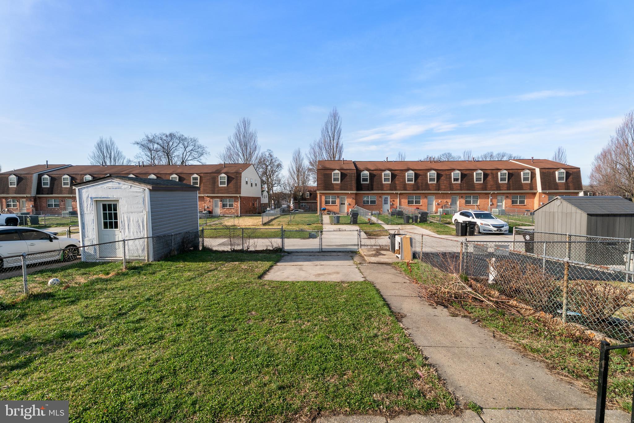 MIDDLE RIVER - Residential