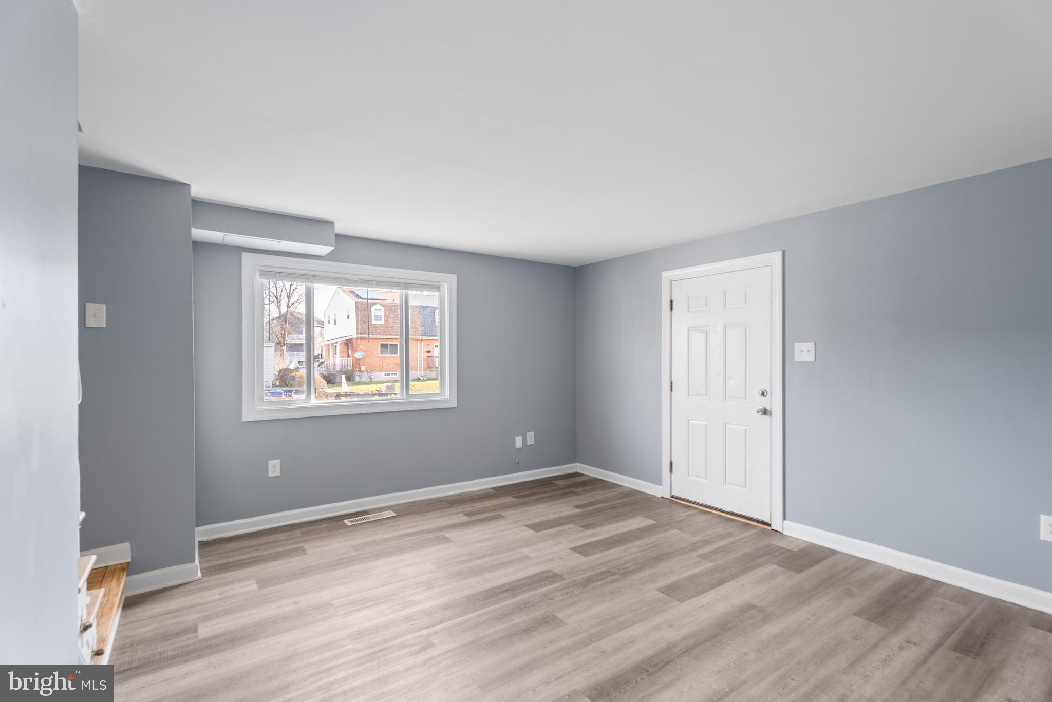 MIDDLE RIVER - Residential