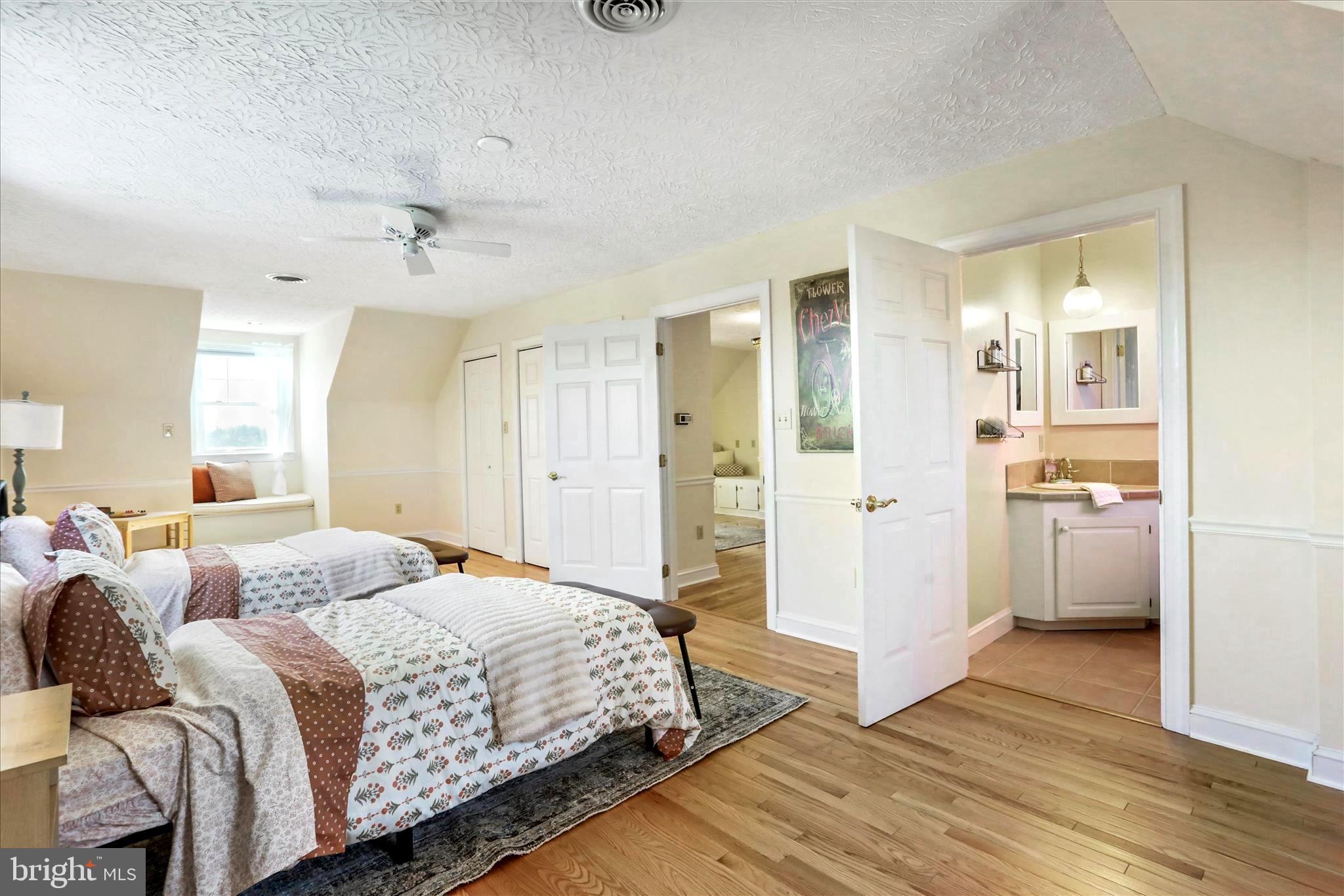 HOPE MILLS ACRES - Residential