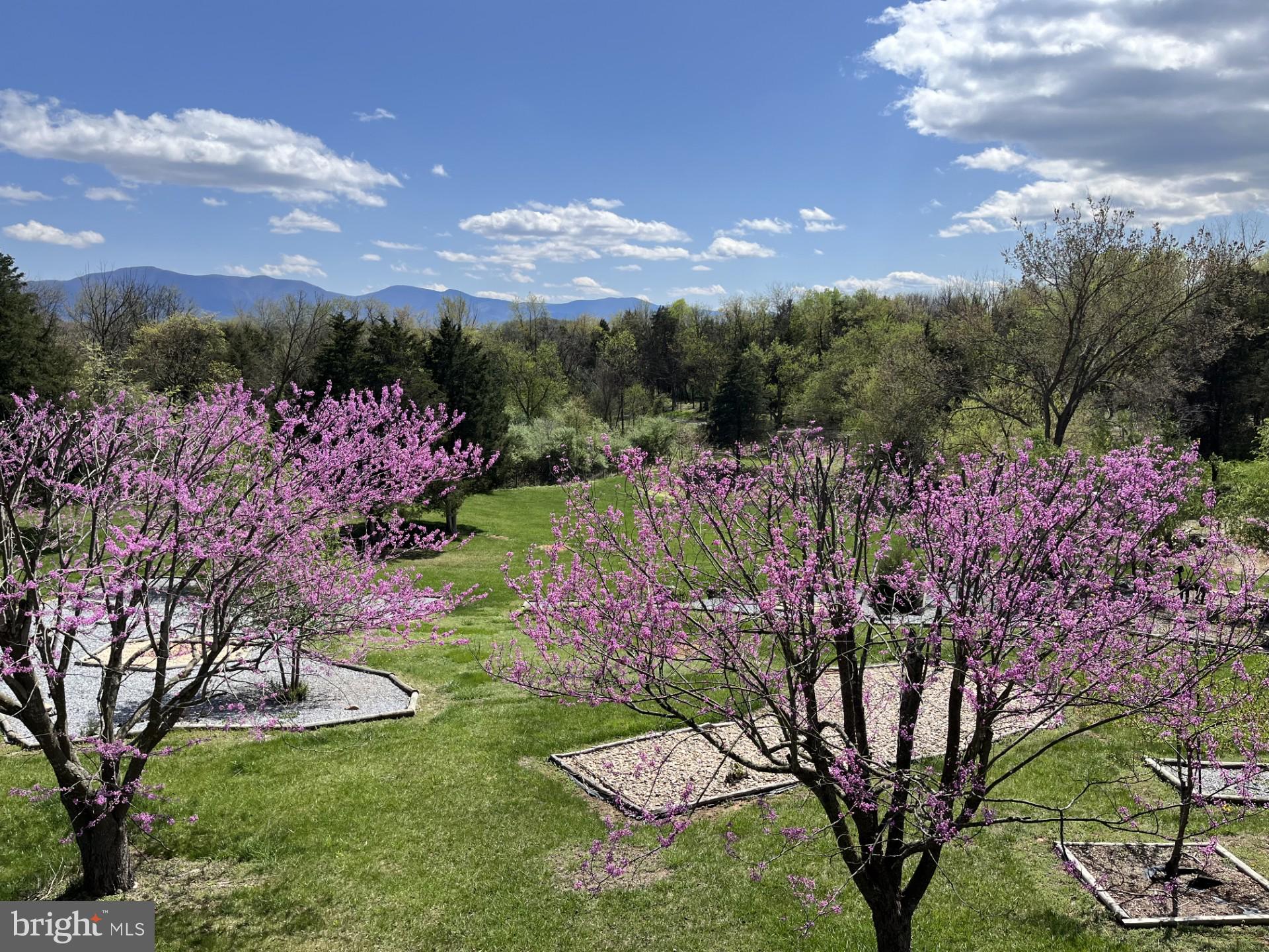 HOPE MILLS ACRES - Residential