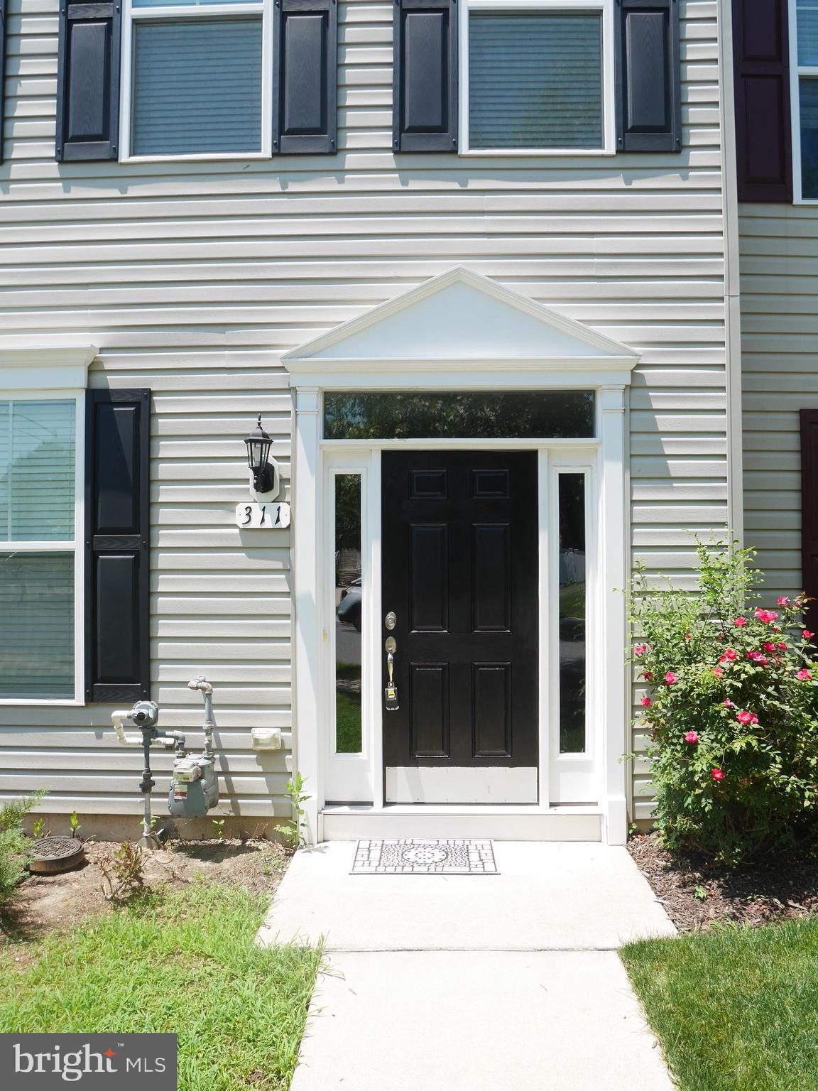 ASHBY COMMONS - Residential Lease